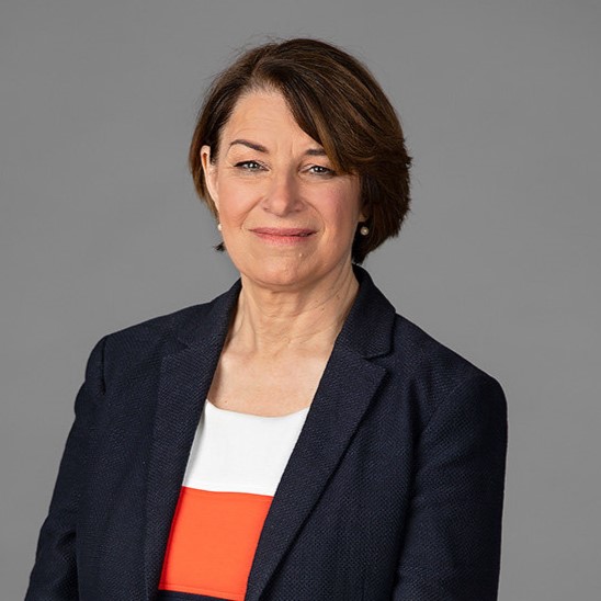 10-klobuchar-candidatepage-superJumbo